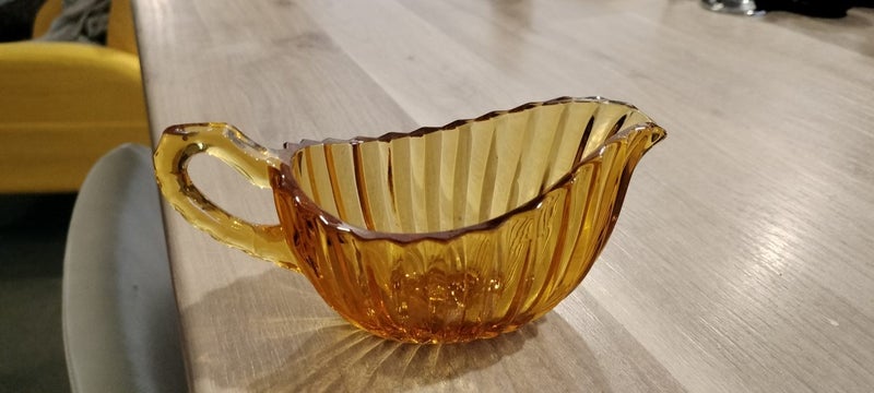 Art Deco Gravy Boat Carousel 1
