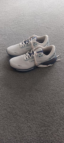 Brooks adrenaline gts23 size 11 mens Carousel 7