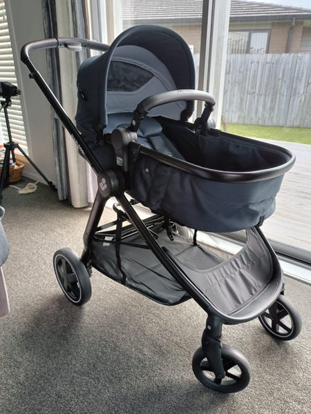 Maxi cosi Zelia 2 in 1 Bassinet stroller Carousel 1