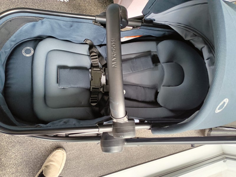 Maxi cosi Zelia 2 in 1 Bassinet stroller Carousel 2