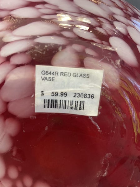 Beautiful red glass vase with gold accents Carousel 5