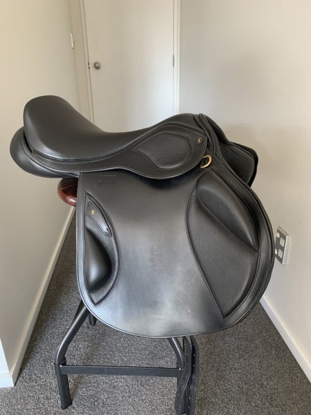 Near New - Fenmore Sophia Monoflap 17.5” Black Jumping Saddle62865824901763111
