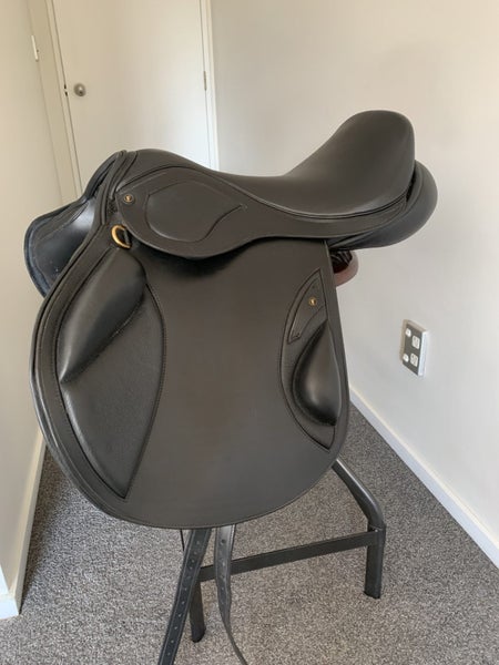 Near New - Fenmore Sophia Monoflap 17.5” Black Jumping Saddle62865824901763113