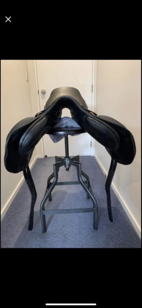 Near New - Fenmore Sophia Monoflap 17.5” Black Jumping Saddle62865824901763112