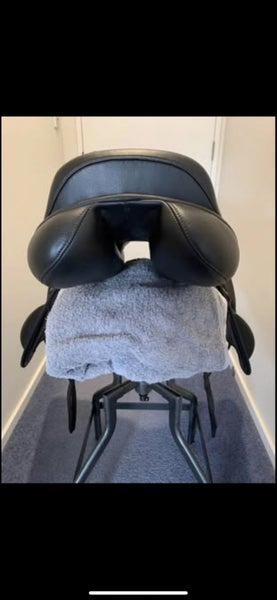Near New - Fenmore Sophia Monoflap 17.5” Black Jumping Saddle62865824901763113
