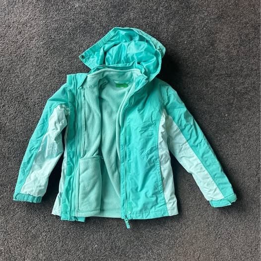 3 in 1 waterproof jacket size 9-10 years62863847786371115