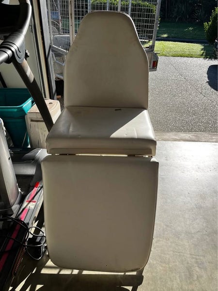 Beauty therapy/massage chair/table Carousel 1
