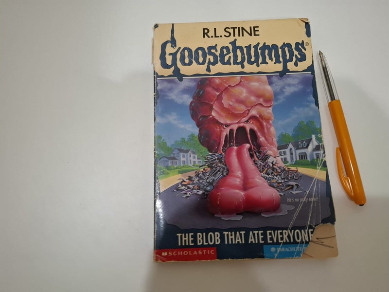 Goosebumps The Blob that ate everyone by R l Stine Carousel 1