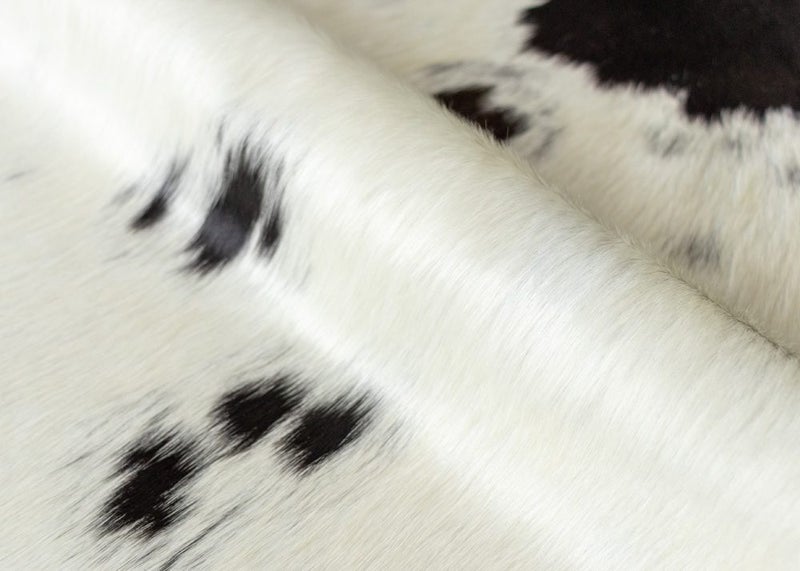 Premium Cowhide Rug (Size: 220 x 180 CM) Carousel 4