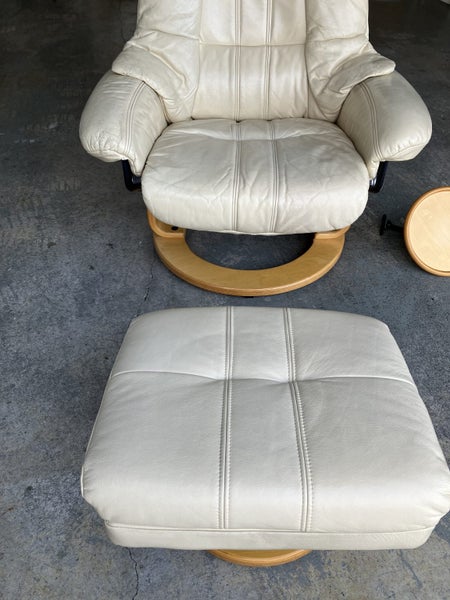 Layboy Chair with table and footstool Carousel 7