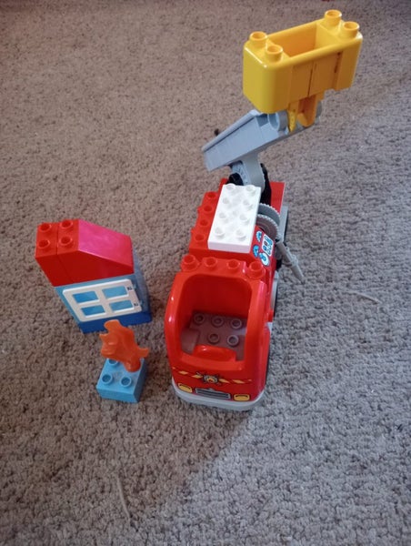 Duplo fire engine truck Carousel 3