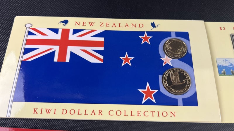 1990 NZ Kiwi Dollar Collection ANS & EPN 996209 Banknotes & Coin Set - Lot W75 Carousel 5