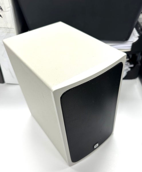 Q Acoustics BT3 Wireless Hi-Fi Speaker Gloss White 1 ONLY - (F8 Shelf) Carousel 2