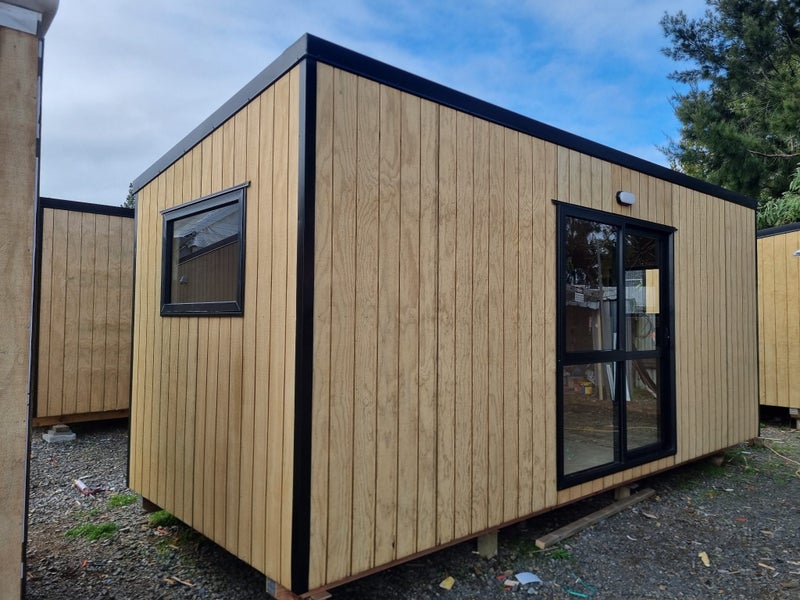 6mx2.4m Portable Cabin/Sleepout Carousel 2