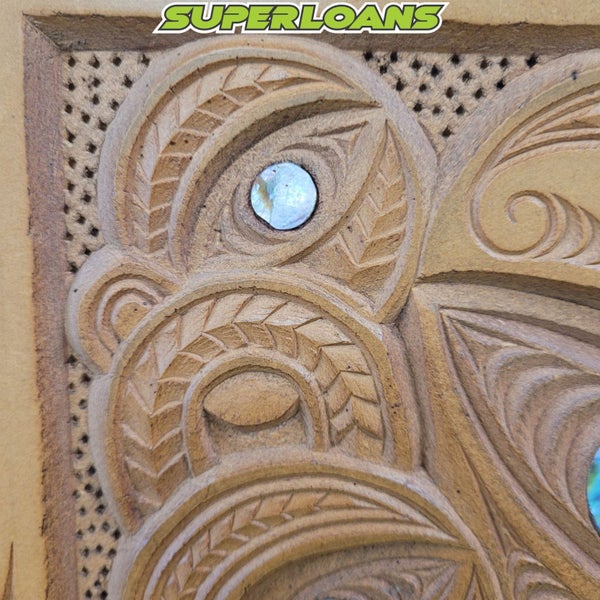 MAORI CARVING ARTWORK WITH PAUA Carousel 5
