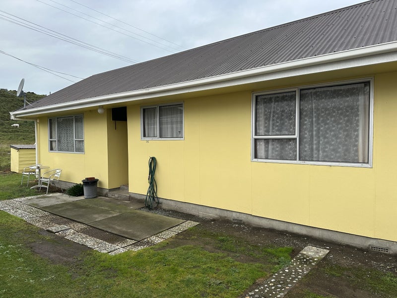 Image 3 of 28