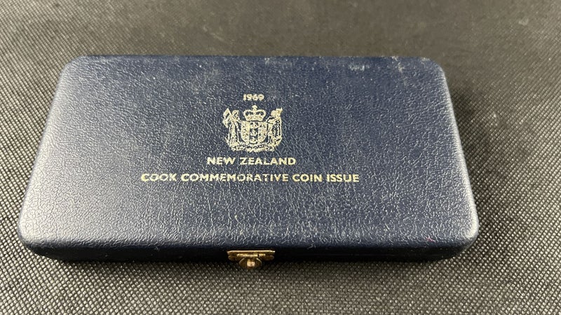 1969 NZ Cook Bicentenary Coin Set – James Cook Commemorative Issue - Lot W345 Carousel 5