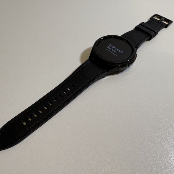 Samsung Galaxy Watch6 Classic 43mm Carousel 1