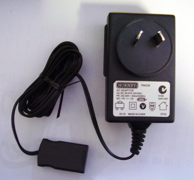 Scalextric P9402W Anlg 15v 1.2a P/Supply(SPADE Carousel 1