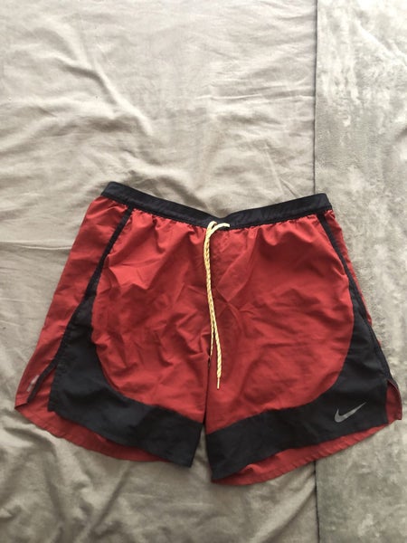 Nike shorts (L) Carousel 1