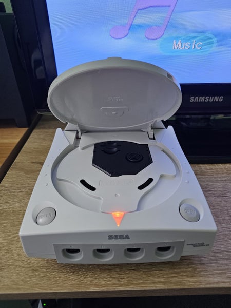 #01 SEGA Dreamcast GDEMU (Disc-Free Gaming) Retro Game Console Standard Package Carousel 4