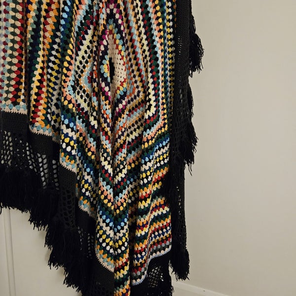 Retro Crochet Wool Bedspread/Blanket Carousel 1