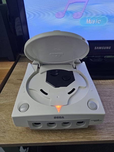 Sega Dreamcast (Disc-Free Gaming) Retro Complete Bundle #03 - 90-Day Warranty Carousel 4
