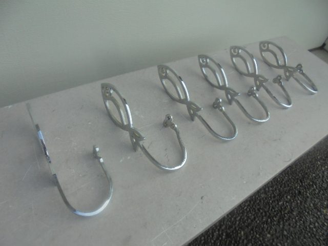 +-+- VINTAGE STAINLESS STEEL CURTAIN ROD HOLDERS -+-+ Carousel 1