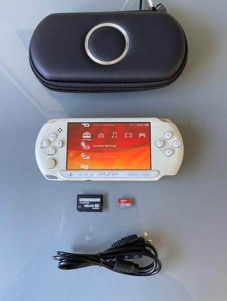 Special Edition White PSP E1000 Street 6.60PRO-C with 32G Memory 2 in 1 Cable Carousel 1
