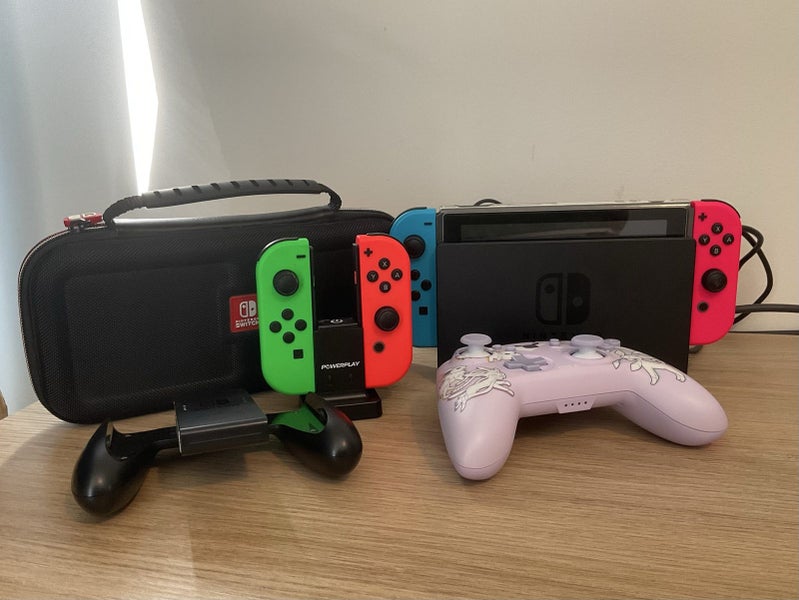 Nintendo Switch + Accessories Carousel 1