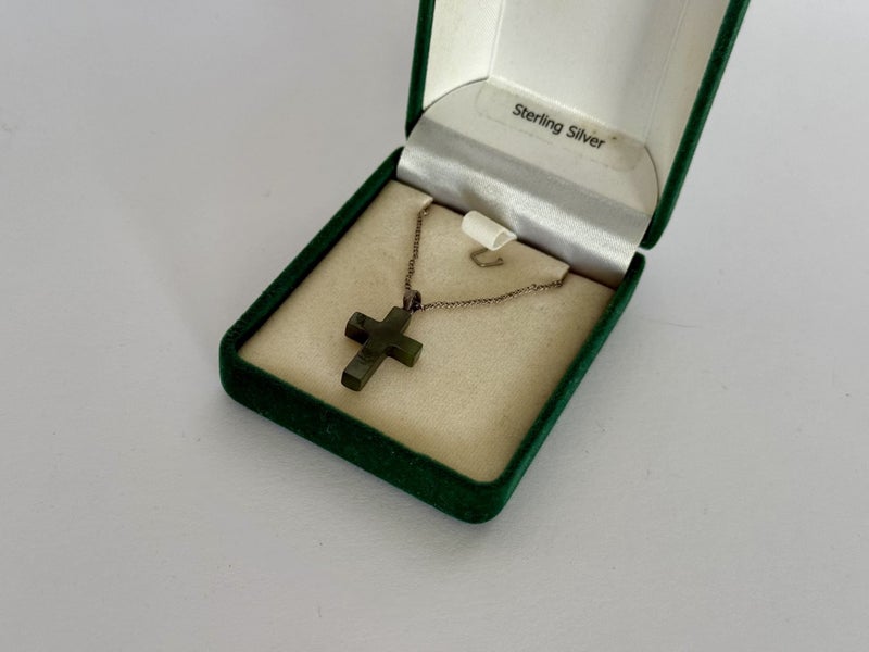 Pounamu greenstone cross necklace – $1 RESERVE Carousel 1