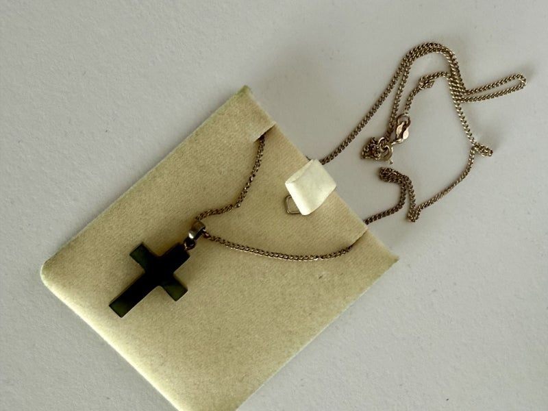 Pounamu greenstone cross necklace – $1 RESERVE Carousel 2