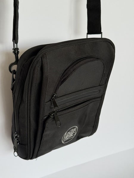 20th Century Fox satchel – $1 RESERVE Carousel 2