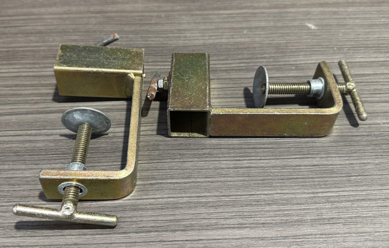 2 x Metal Clamps - $1 Reserve (PU39 Cubby) Carousel 2