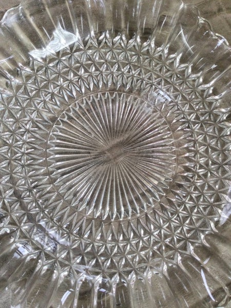 GLASS FLUTED EDGE DISH Carousel 2