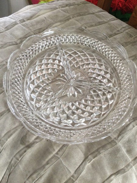 3 SECTIONS DISH CUT GLASS PATTERNED Carousel 1