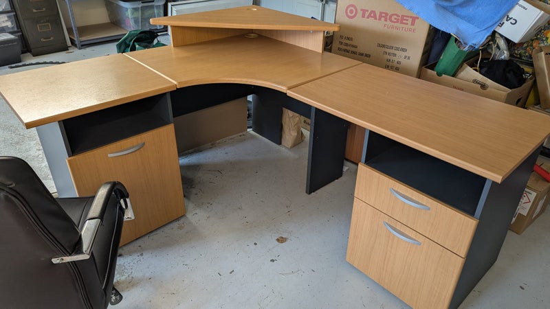 Criterion large corner office desk Carousel 1