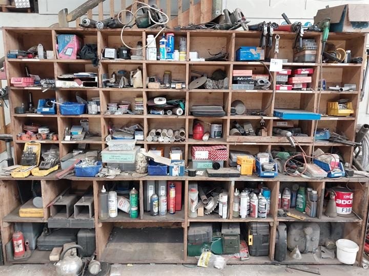 Contents OF Shelves Various Workshop Equipment Carousel 1