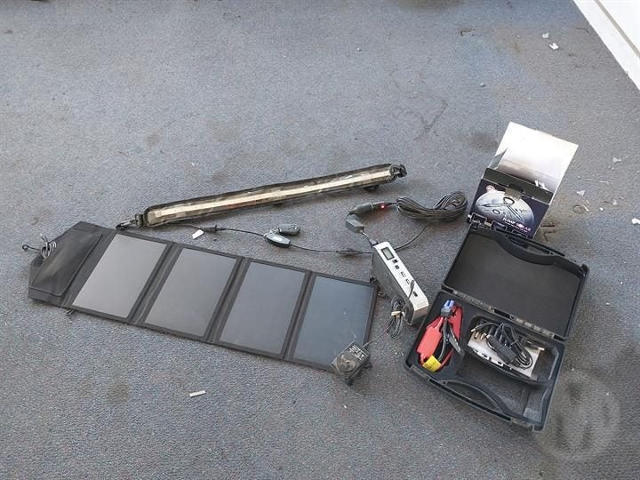 Jump Solar Jump Start And Lights Workshop Equip Carousel 1