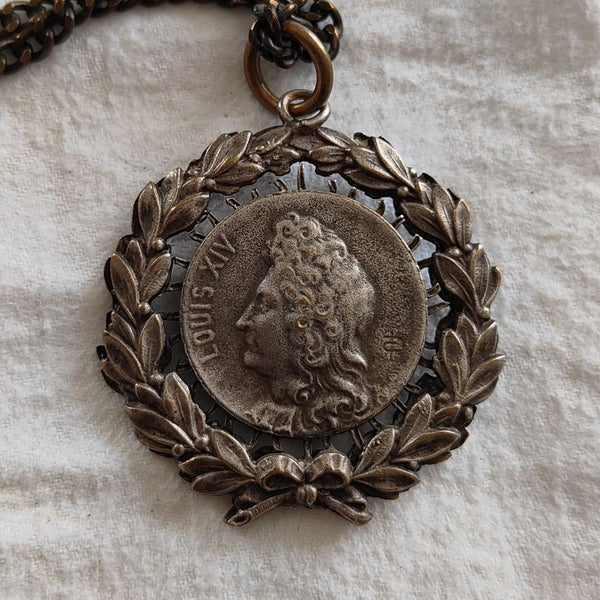 # Vintage Necklace 74cm Carousel 4