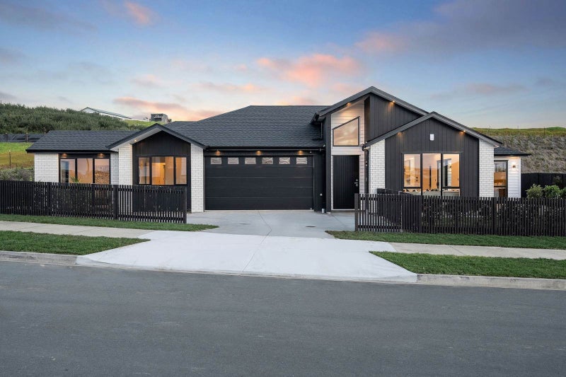 Absolutely Sunny Home with Granny Potential62869814776450114