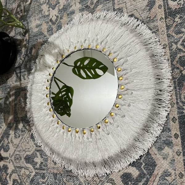$1Res White Tassel Mirror Carousel 2