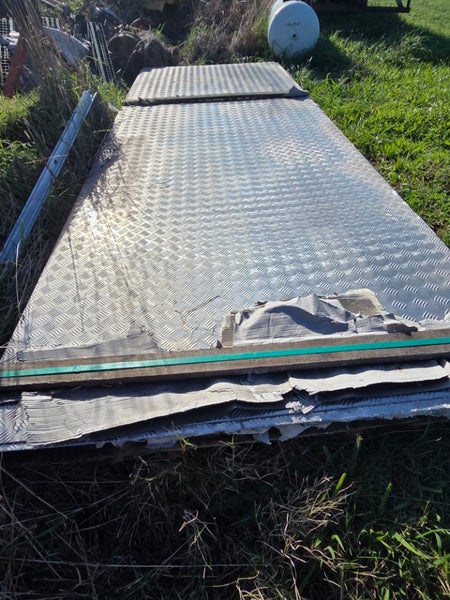 Aluminium checker plate62863219928835111