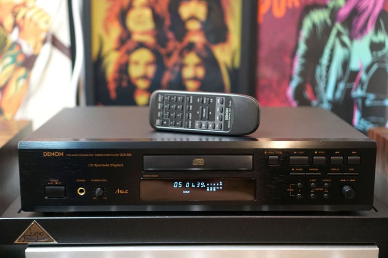 Denon DCD-685 CD Player with 20-bit x2 Super Lambda DAC Original Remote & Manual Carousel 2