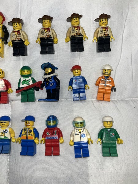 BULK VINTAGE LEGO MINI FIGURES - $1 NO RES! Carousel 2
