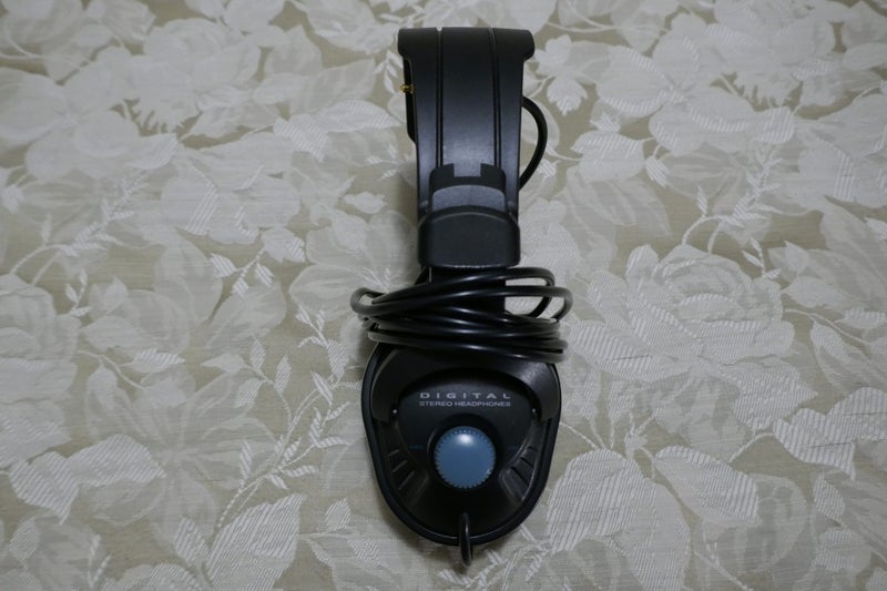 DIGITAL STEREO OVER EAR HEADPHONES - VERY GOOD CONDITION Carousel 2