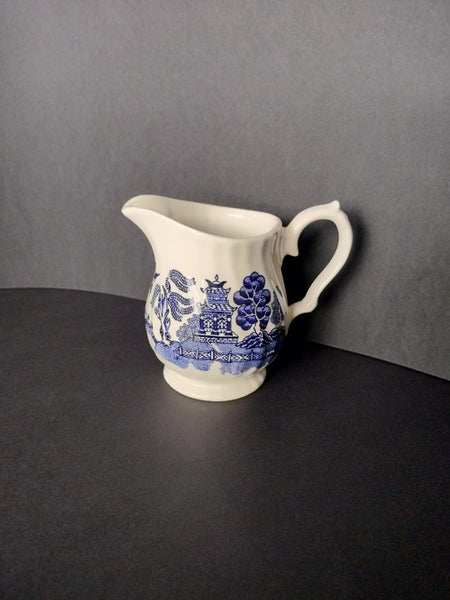 Royal Wessex Blue Willow creamer Carousel 1