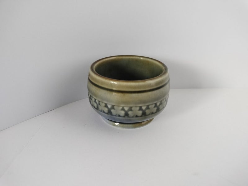 Wade Shamrock miniature bowl Carousel 1