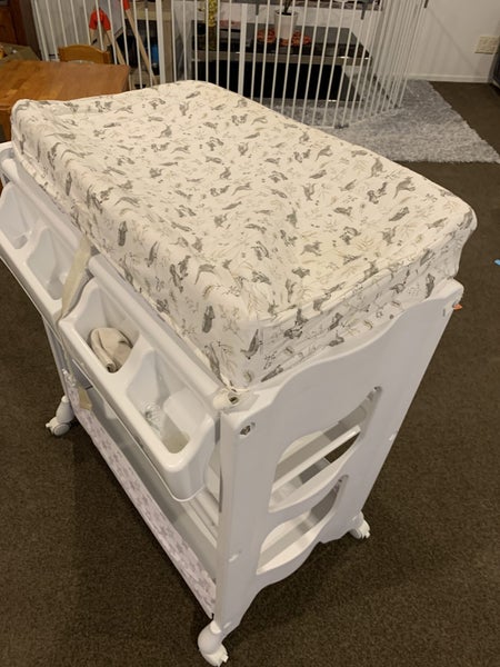 Baby change table Carousel 2