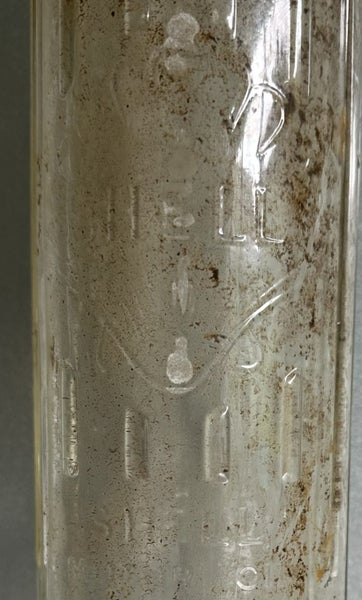 Vintage Shell one quart glass bottle Carousel 1